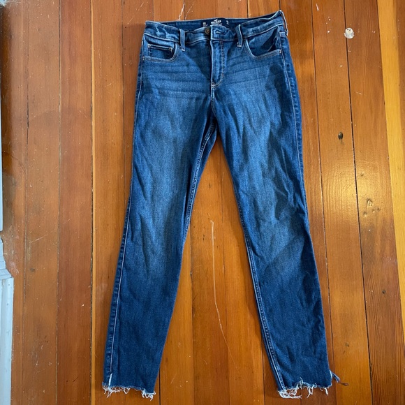 Hollister mid-rise super skinny (soft stretch) jeans, size 9R, W29 L28 - Picture 2 of 3